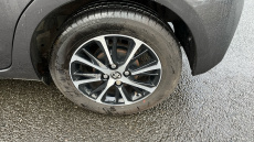 Toyota Yaris 1.5 VVT-i Icon Tech 5dr Petrol Hatchback